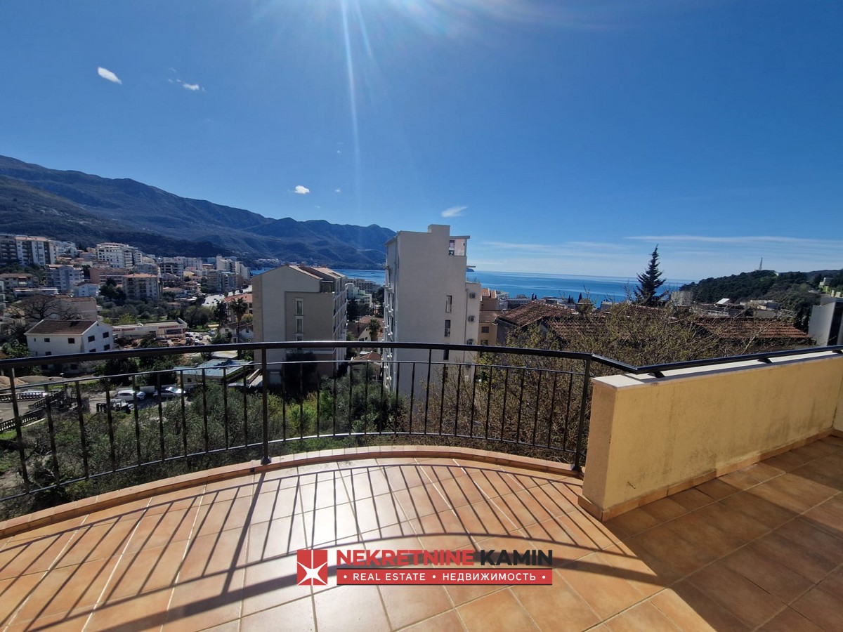 Two-Bedroom Apartment of 105 m² with Large Terrace and Sea View, Boreti, Bečići, Budva